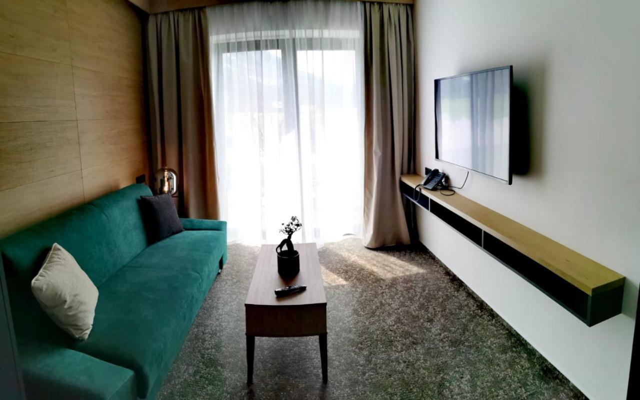 Hotel Maralak Кунчице-под-Ондржейникем Экстерьер фото